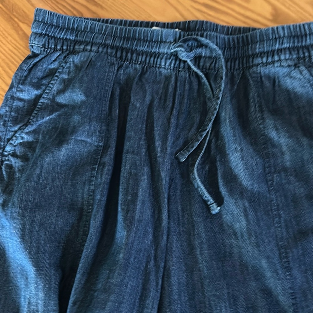 Women’s elastic waist drawstring cargo pants, size medium new with tags